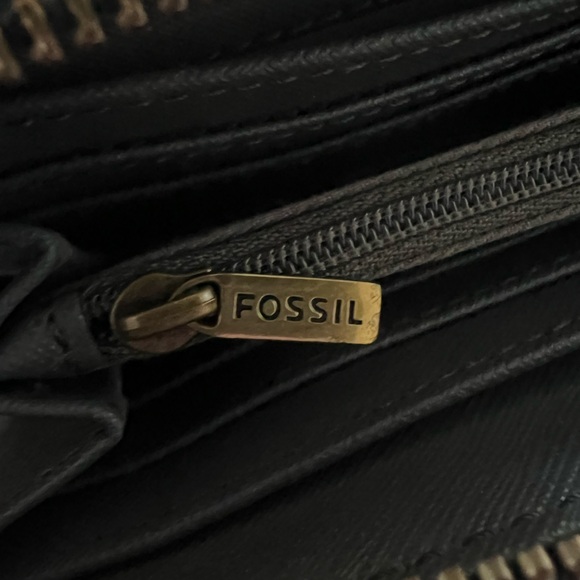FOSSIL Pebble LEATHER Wallet Black Yellow Tassel Zip A Round Closure No Callouts - Picture 7 of 14